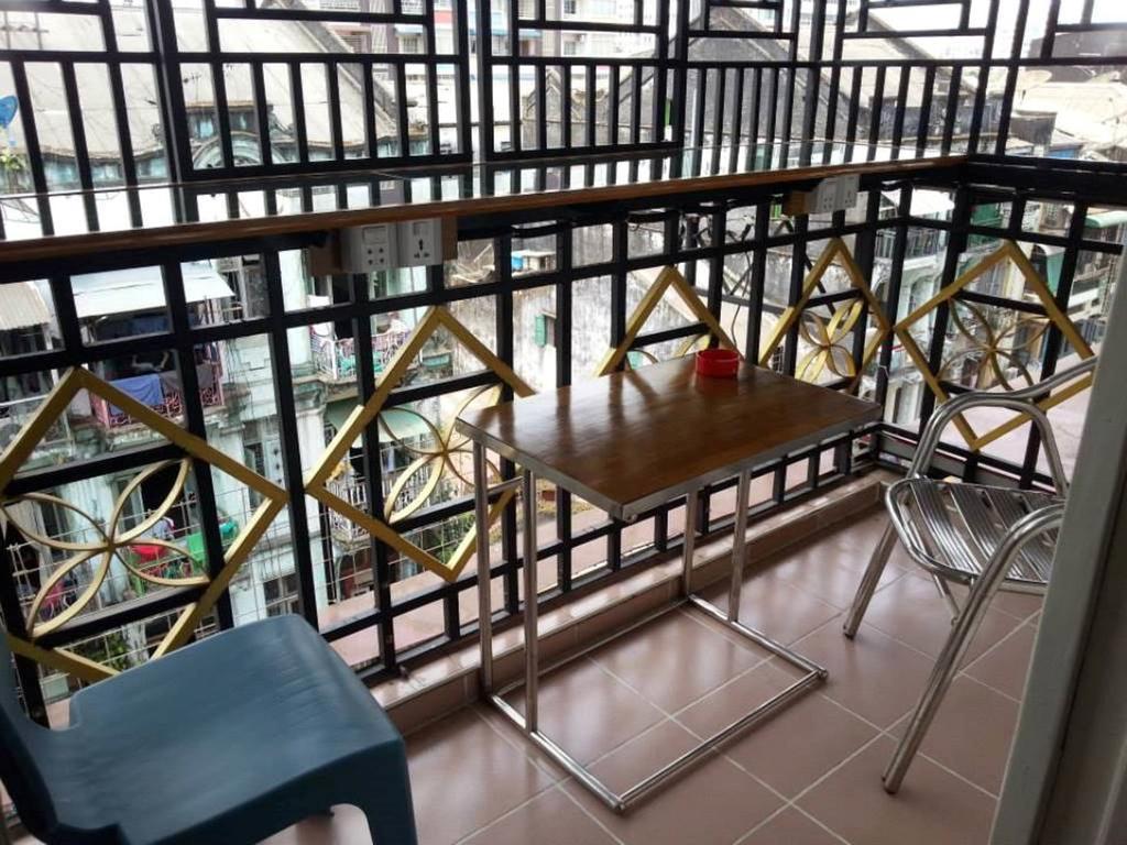 Chan Myae Guesthouse Yangón Exterior foto