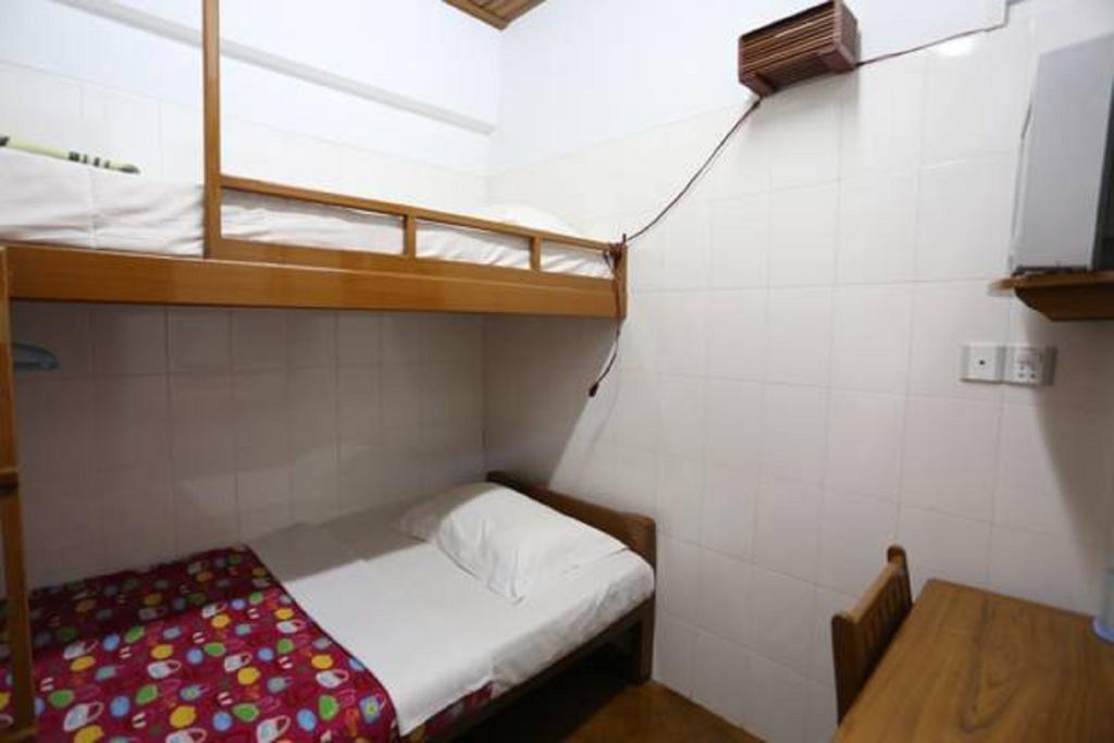 Chan Myae Guesthouse Yangón Habitación foto