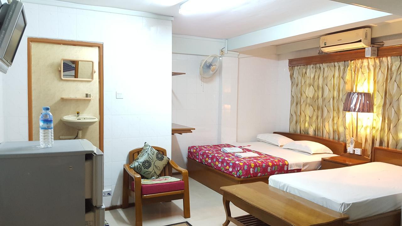 Chan Myae Guesthouse Yangón Exterior foto