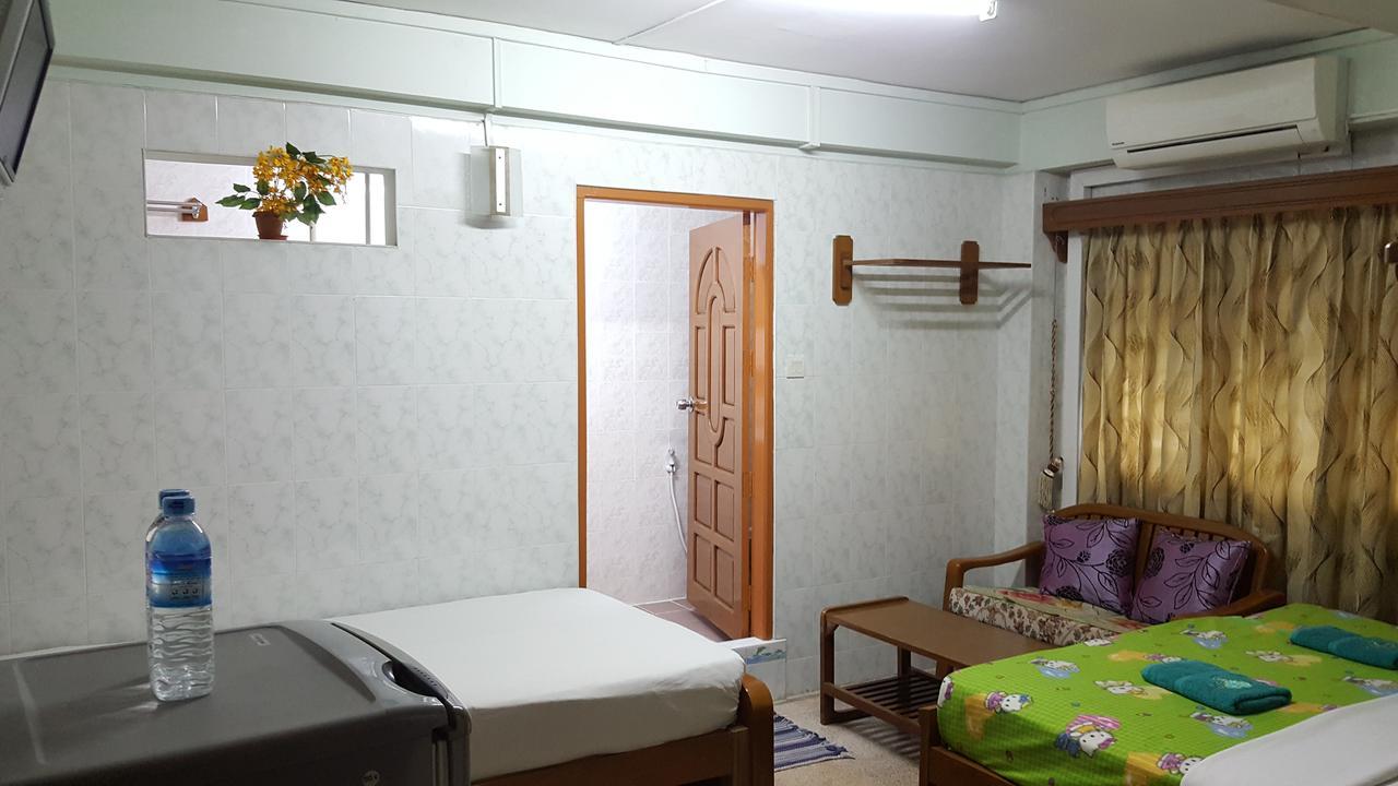 Chan Myae Guesthouse Yangón Exterior foto