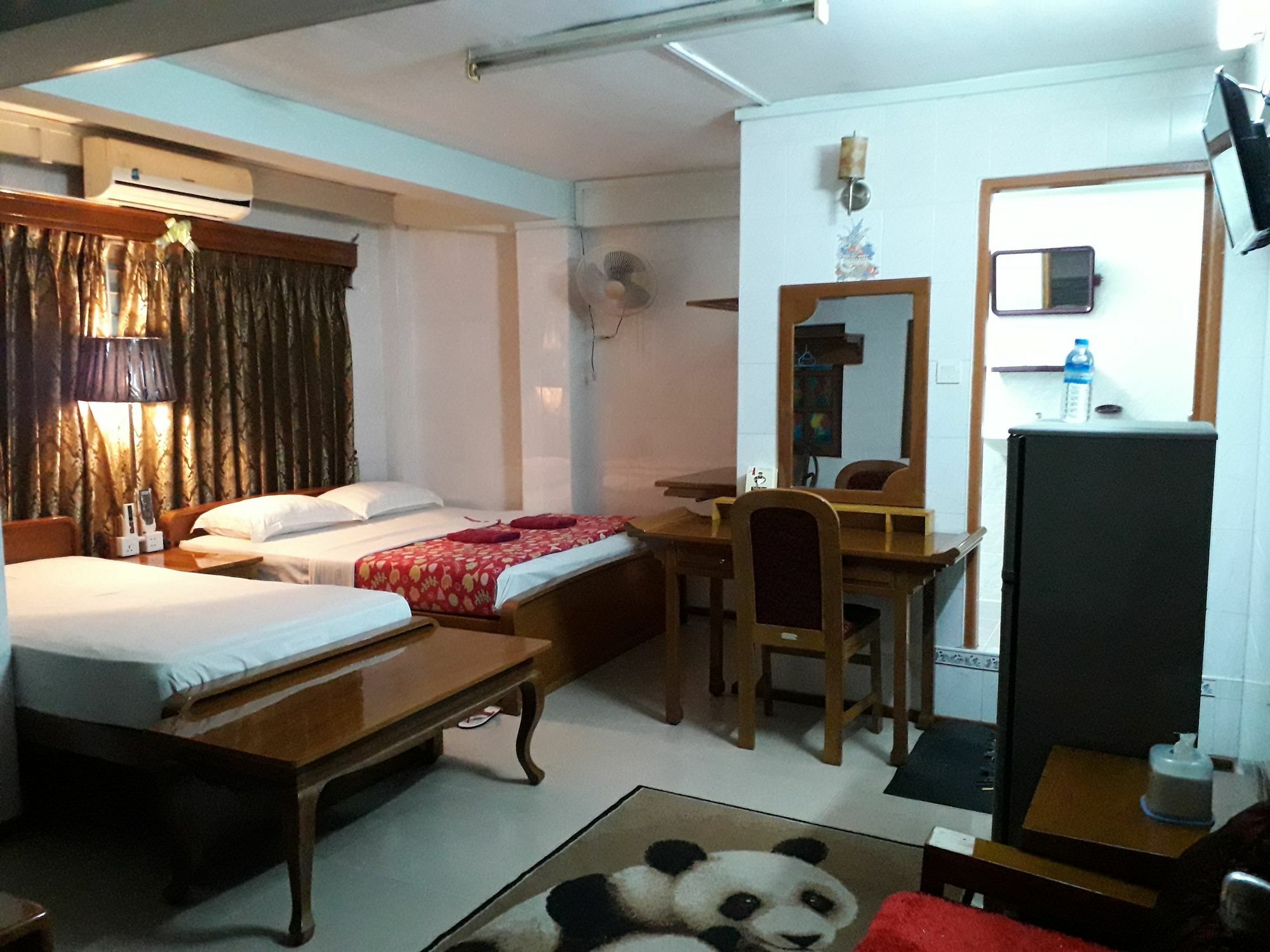Chan Myae Guesthouse Yangón Exterior foto